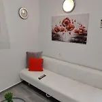 Nika & Karlo شقة *