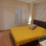 شقة Nika & Karlo *