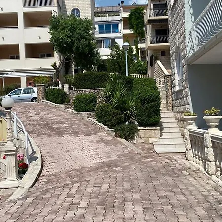 Nika & Karlo Apartment Makarska