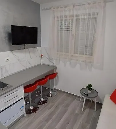 Nika & Karlo * Μακάρσκα