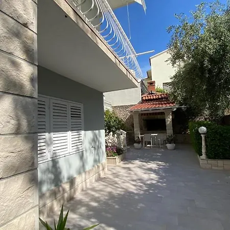 Apartament Nika & Karlo *